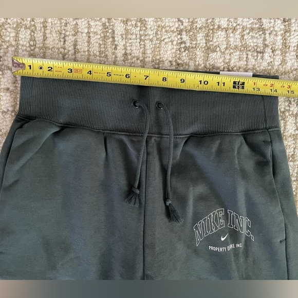 Nike Sportswear Phoenix Fleece High Waisted Wide Leg Sweatpants - Picture 4 of 10